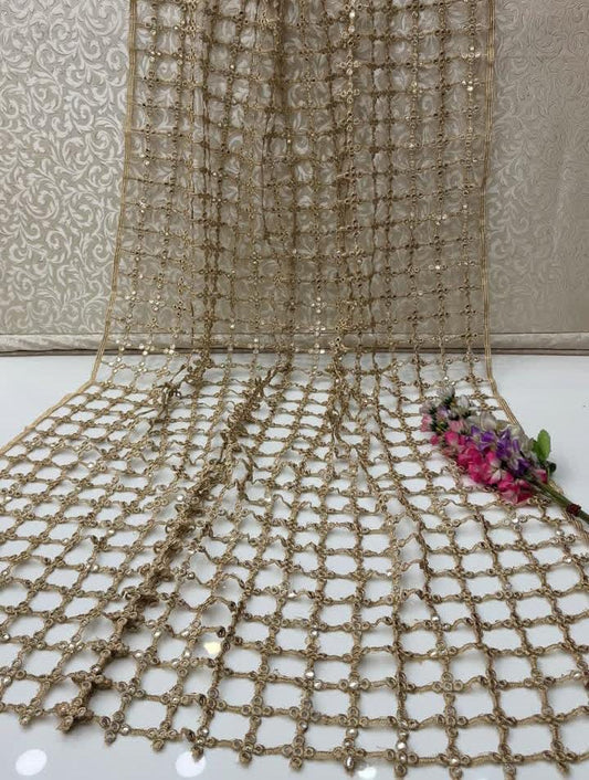 Hania Amir Cut Work Dupata